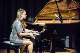 La pianista Laura Farré avanza su tercer disco en el Casino de Soria 
