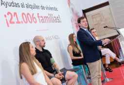 Mañueco presenta cifras récord de ayudas al alquiler de vivienda en la Comunidad