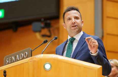 El senador Jiménez acusa al alcalde de ser cómplice en reparto ilegal de extranjeros El senador Jiménez acusa al alcalde de ser cómplice en reparto ilegal de extranjeros