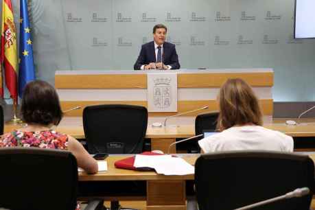 La Junta dota de pantallas digitales a sus centros de día para promover envejecimiento activo