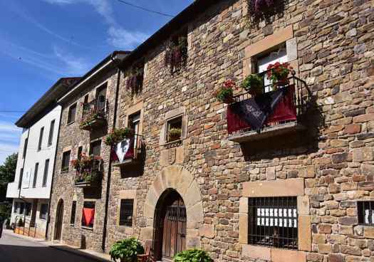 Estampas de Almarza y su peculiar arquitectura
