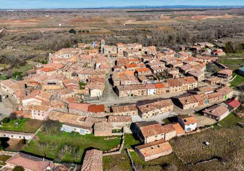 Romanillos de Medinaceli abre exposición sobre 50 aniversario de su peña cultural recreativia