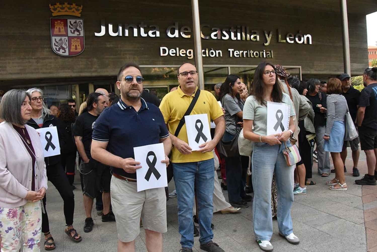Un minuto de silencio por bombero forestal de Soria fallecido en incendio en León