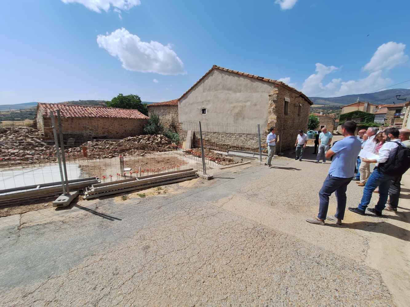 Latorre visita obras del futuro Museo de las Estelas Funerarias en Santa Cruz de Yanguas