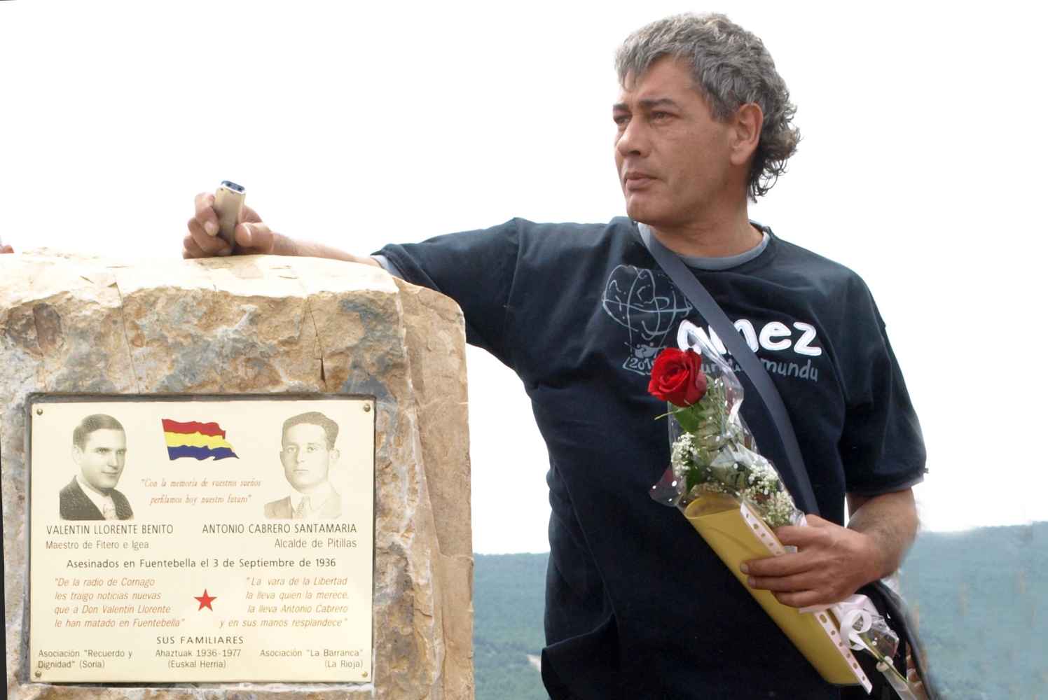 Recuerdo y Dignidad reedita novela "La Vara de la Libertad" Recuerdo y Dignidad reedita novela "La Vara de la Libertad"