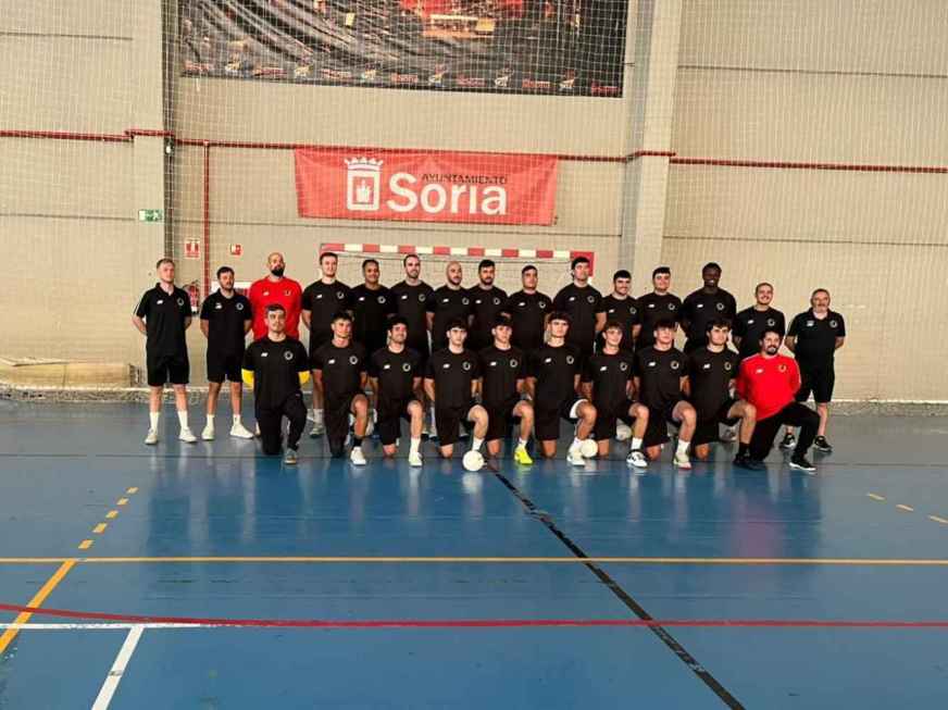 El Club Balonmano Soria presenta plantilla para regreso a División de ...