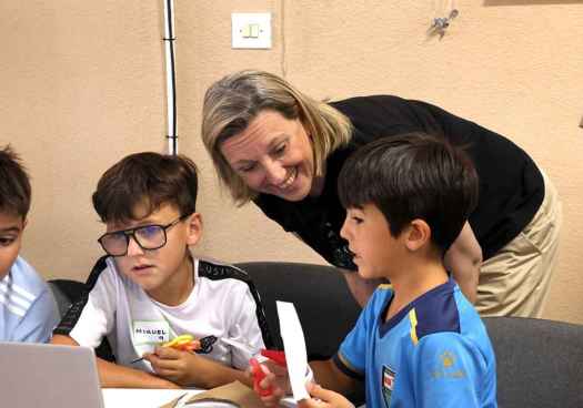 Medio millar de niños y jóvenes se forman este verano en tecnología y robótica en Castilla y León Medio millar de niños y jóvenes se forman este verano en tecnología y robótica en Castilla y León