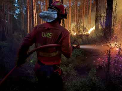 Cuatro miembros de la UME, heridos en incendios de León