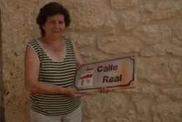 Valdanzo inaugura nuevas placas cerámicas elaboradas por mujeres del taller local