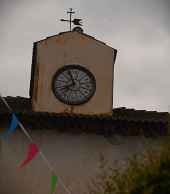 El reloj de la Casa Consistorial de Valdanzo vuelve a sonar 50 años después