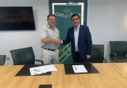 Golf Soria y Caja Rural renuevan su apuesta por el deporte
