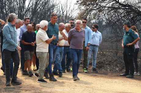 El presidente del Gobierno conoce daños de incendios de Jarilla (Cáceres) y Molezuelas de la Carballeda (Zamora)