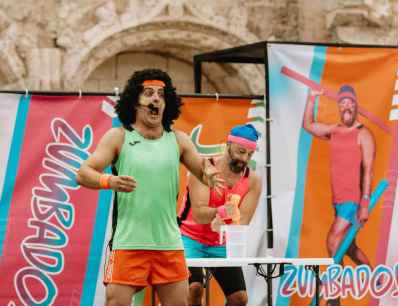 El espectáculo "Zumbados" cierra en Almazán V Festival Escenario Patrimonio de Castilla y León