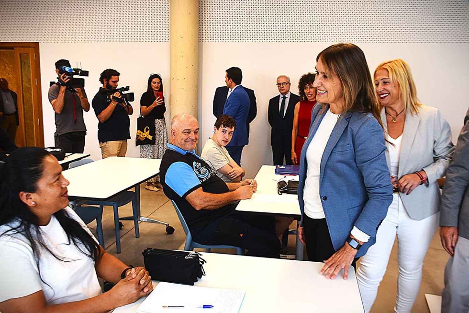 La consejera de Educación conoce ampliación de centro de FP Pico Frentes, de Soria