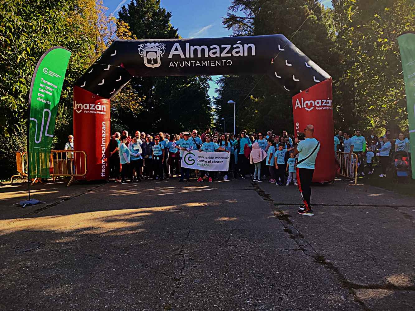 Almazán firma acuerdo con AECC para II Marcha solidaria contra el cáncer