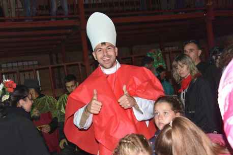 Noviercas en fiestas: noche de disfraces
