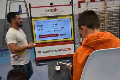 La Experiencia INCIBE sensibiliza y capacita en Soria sobre hábitos digitales seguros 