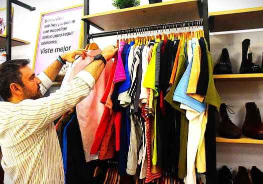 Cáritas amplia oferta en tienda de ropa de segunda mano en Soria