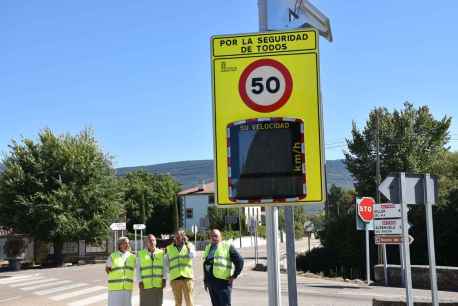 La Junta instala radares pedagógicos en la travesía de Sotillo del Rincón
