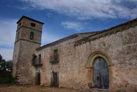 Fuentetoba mira a la Monjia