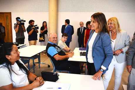 La consejera de Educación conoce ampliación de centro de FP Pico Frentes, de Soria