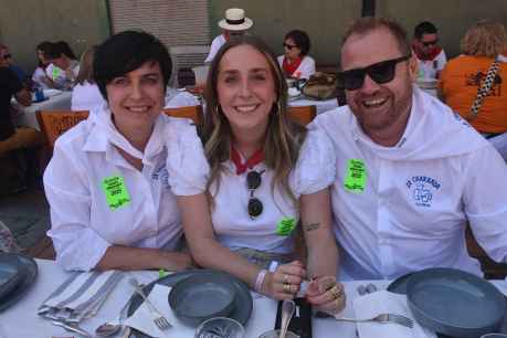 Comida de hermandad en Ólvega en despedida de fiestas del Cristo