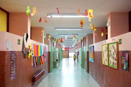 Junta y sindicatos firman acuerdo para mejorar condiciones laborales de profesorado