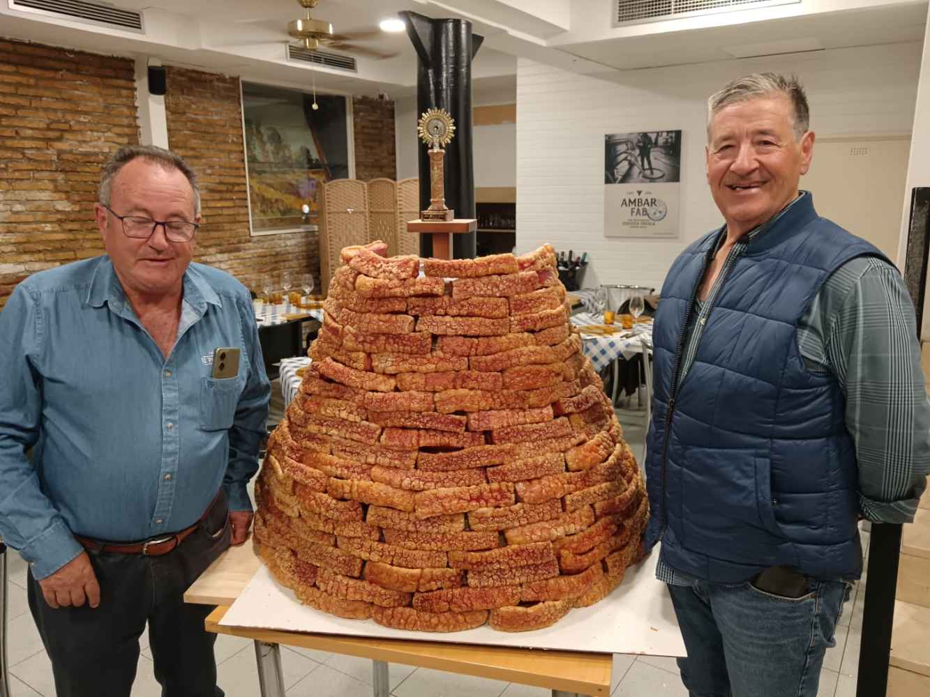 Confeccionan con torreznos de Soria el manto de la Virgen del Pilar