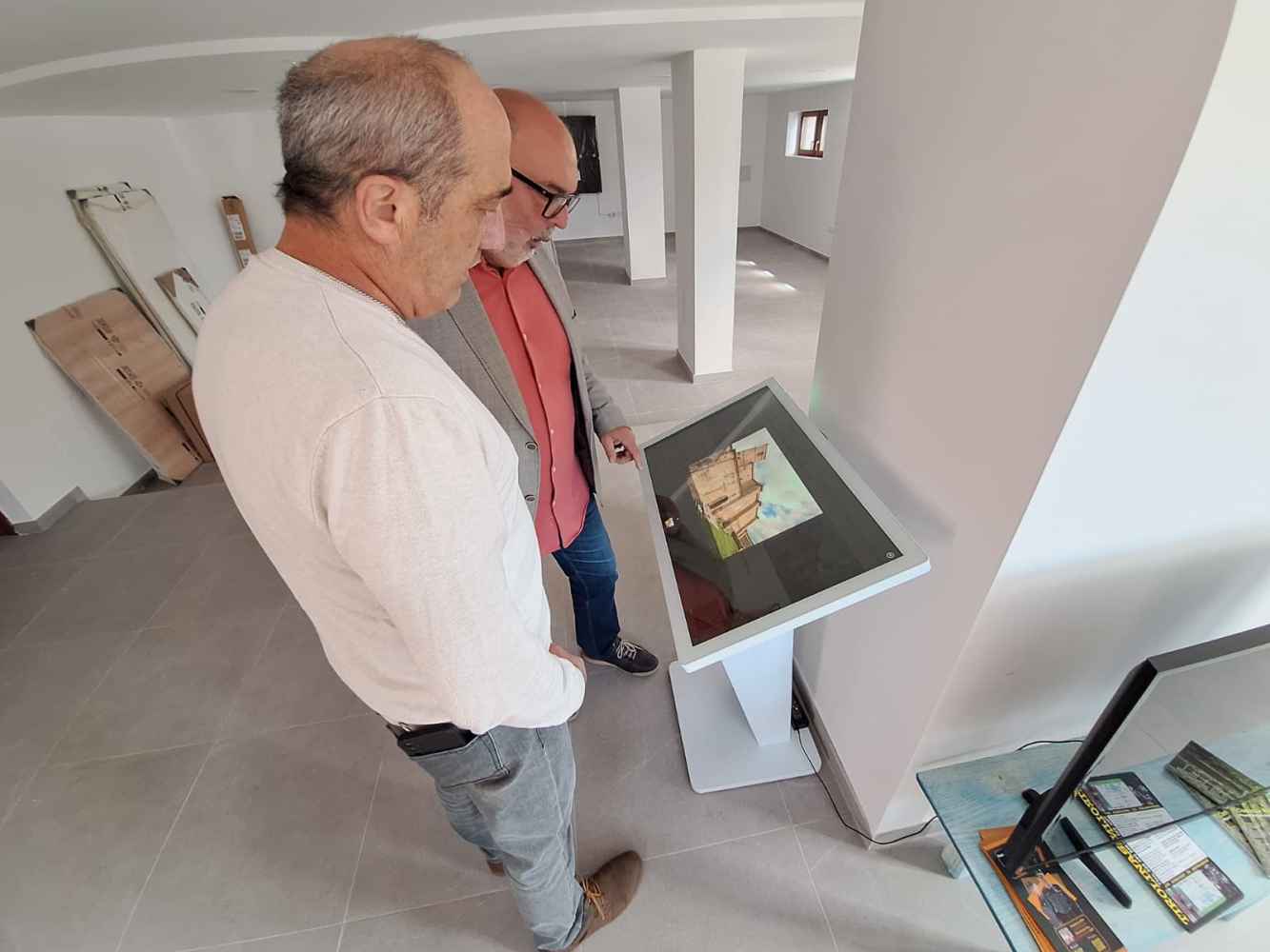 Latorre supervisa en Covaleda actuaciones del plan turístico "Entrepinos"