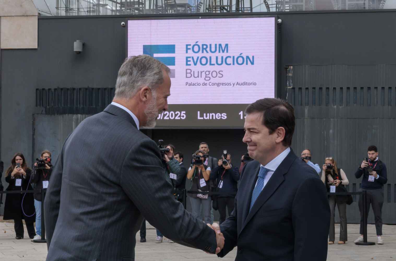    Mañueco ensalza aportación de empresas familiares al dinamismo económico-en Castilla y León 