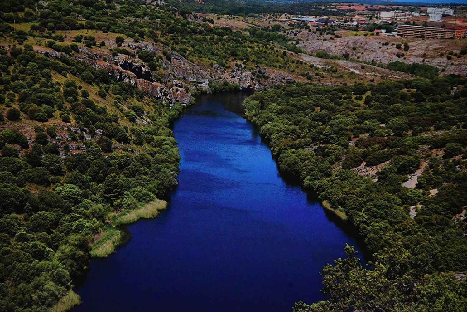 "Campos de Castilla", exposición de César Sanz en la Biblioteca de Soria