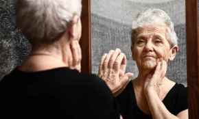 A cuatro de cada diez españoles mayores de 55 años les preocupa bastante envejecer