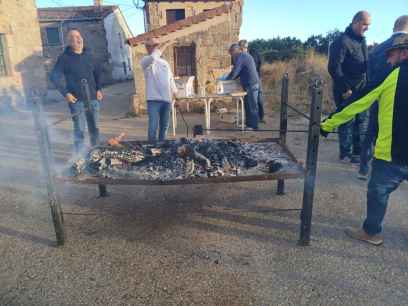Carbonera de Frentes vive sus fiestas de octubre con gran ambiente y participación vecinal