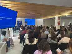 Un centenar de autónomos y empresarios aclaran dudas sobre programa Verifactu