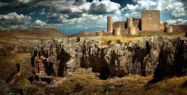 Caracena recurre a colaboración ciudadana para salvar de la ruina su castillo