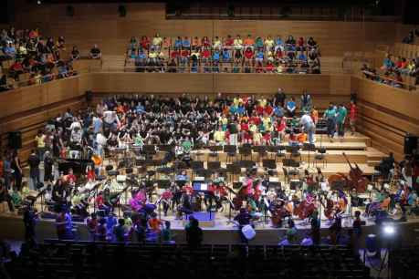 La Orquesta Sinfónica de Castilla y León inicia "Miradas" con más de 1.300 alumnos