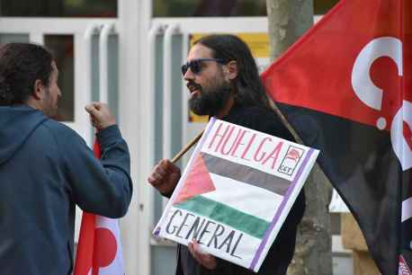 Concentración de CGT en Subdelegación del Gobierno en jornada de huelga general