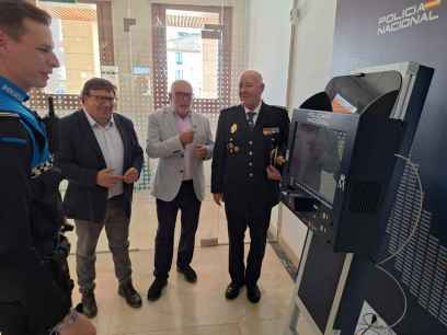 El Gobierno acerca a Almazán tramitación del DNI y pasaporte El Gobierno acerca a Almazán tramitación del DNI y pasaporte