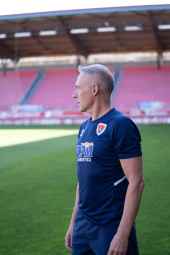 El nuevo entrenador del Numancia resalta que hay plantilla para sacar el proyecto 