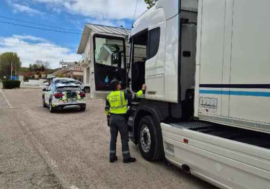 Camionero investigado por septuplicar tasa de alcoholemia al volante en A-2