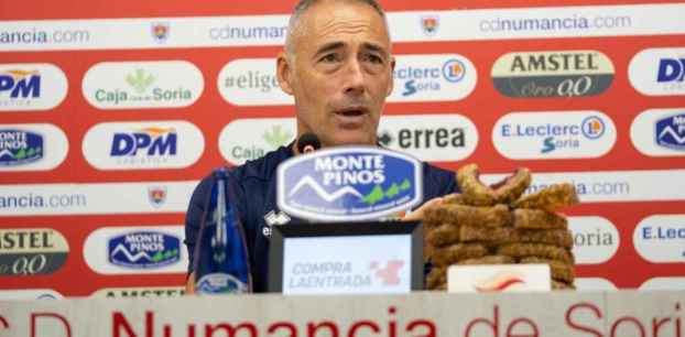 Rodríguez se estrena en banquillo numantino apelando a unión del equipo Rodríguez se estrena en banquillo numantino apelando a unión del equipo