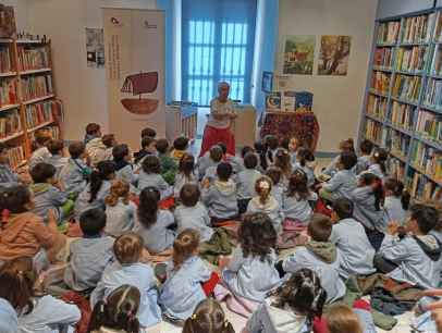 La biblioteca burgense anima a la lectura a alumnos del colegio Manuel Ruiz Zorrilla