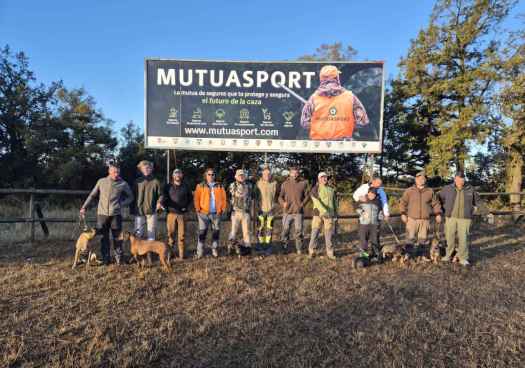 Seminario en Castillejo de Robledo para iniciar a cazadores en adiestramiento de perros de sangre Seminario en Castillejo de Robledo para iniciar a cazadores en adiestramiento de perros de sangre