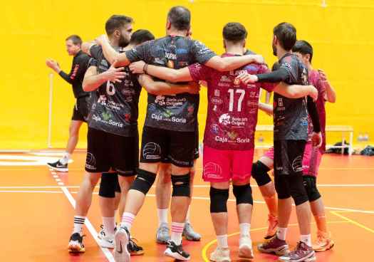 El Sporting Santo Domingo ya es líder de la Primera División  El Sporting Santo Domingo ya es líder de la Primera División