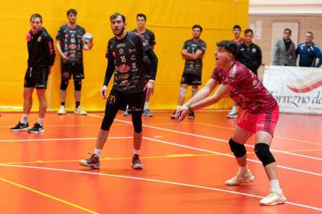 El Sporting confirma liderato en dos partidos en Tenerife