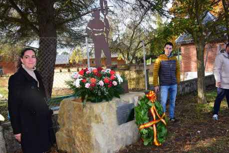 Bayubas de Abajo homenajea a bombero forestal fallecido en León