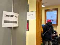 Diputación entrega tarjeta bebé a beneficiarios de 2025