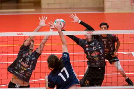 El Sporting se afianza en liderato de Primera División de voleibol