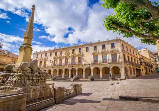 En el año de Franco, el concejal de Personal ejerce de fachita