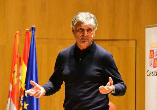 Toni Nadal enseña educación en valores a escolares de Soria